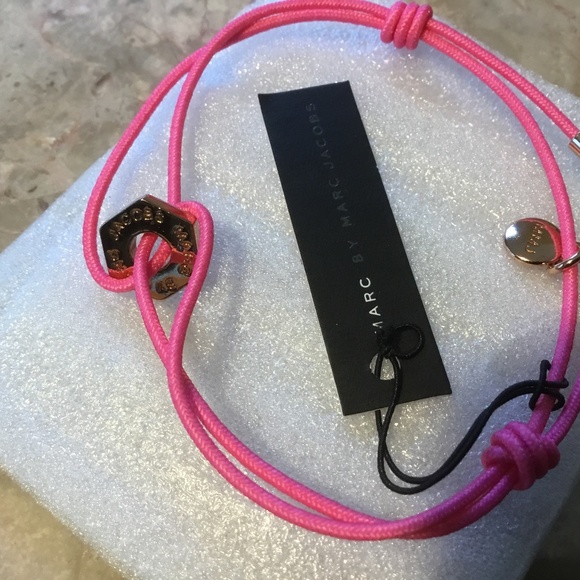 MARC by Marc Jacobs Women’s Pink KnockOut Bracelet NWT - Picture 6 of 7